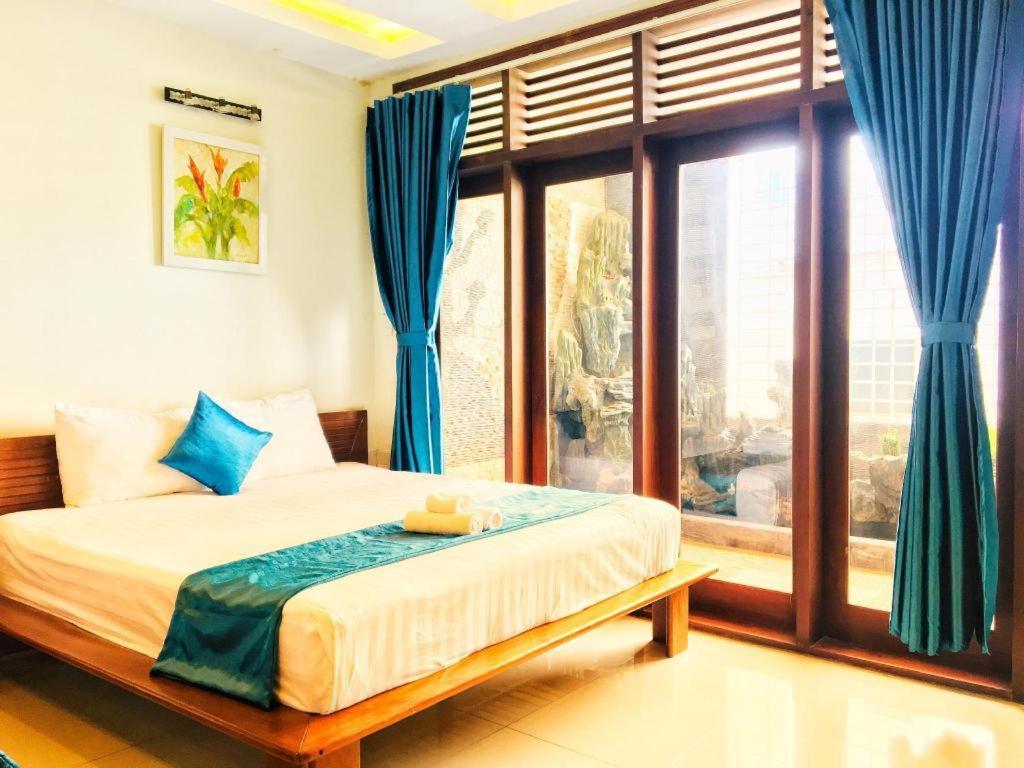 Whale Ocean View Hotel Da Nang Exteriör bild