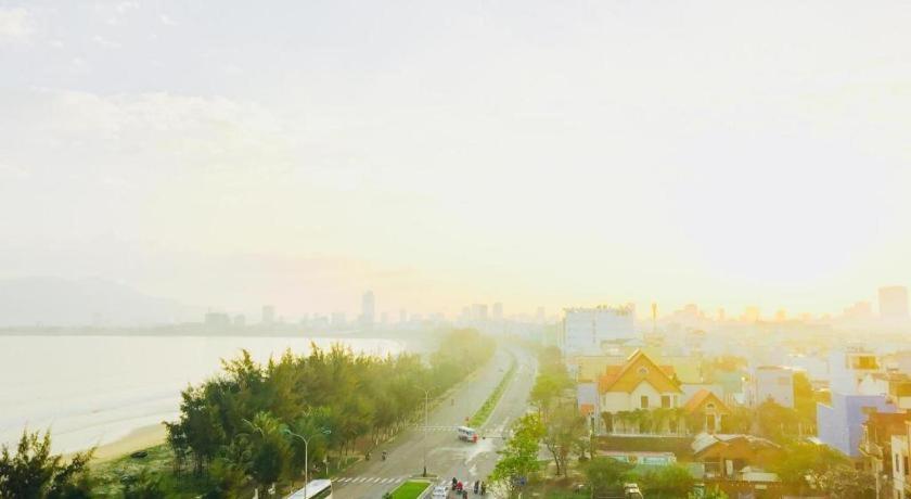 Whale Ocean View Hotel Da Nang Exteriör bild