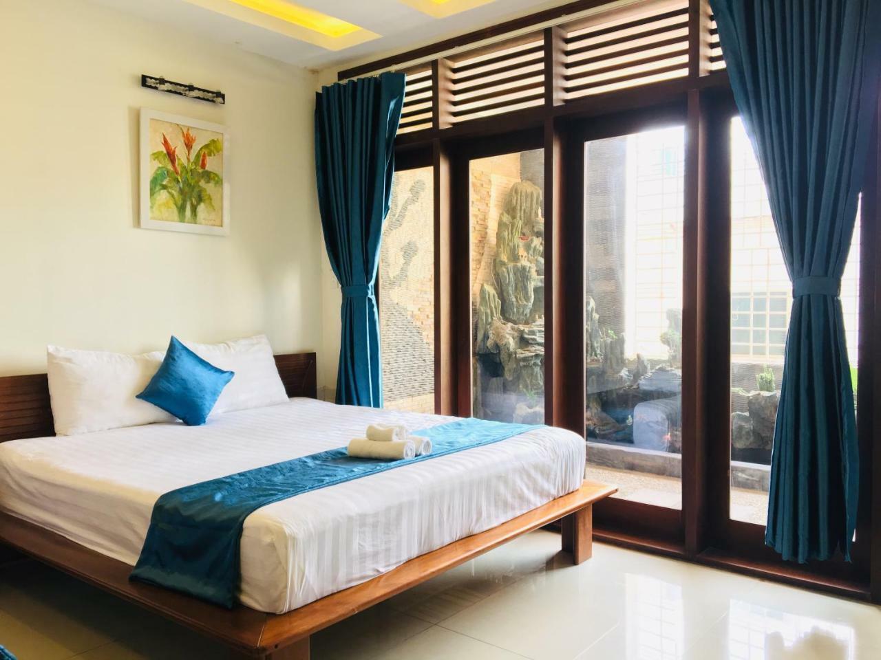 Whale Ocean View Hotel Da Nang Exteriör bild